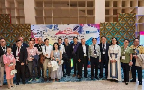 宁夏梅之吻葡萄酒飘香第44届世界诗人大会