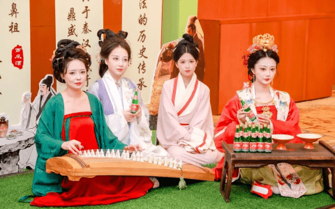 换了主角儿的“三秦套餐”，藏着西凤老绿瓶的什么心思？