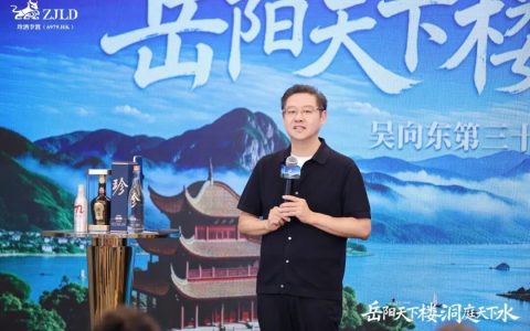 1160万人看吴向东讲历史，不卖货的直播间凭什么火了？